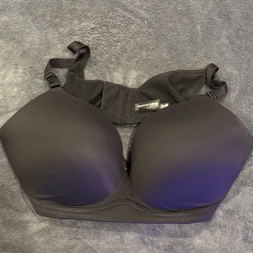 Torrid Black Smooth WireLESS Bra
